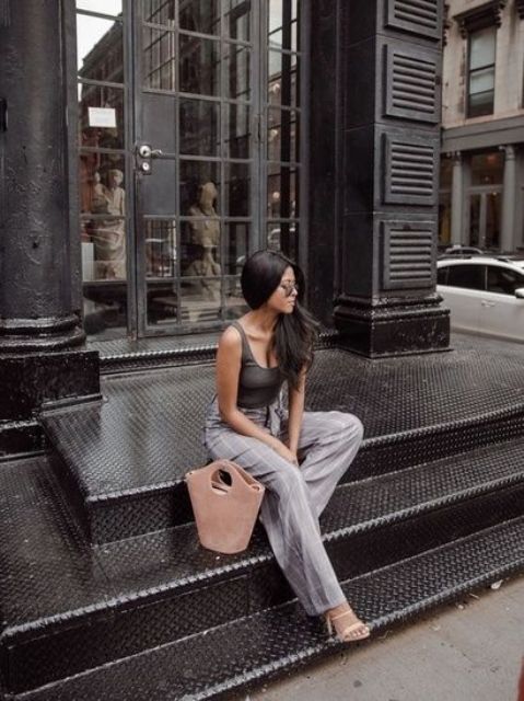 a grey thick strap top, grey striped wideleg trousers, a pink bag for a lovely and chic brunch look