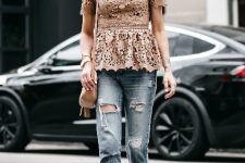 With distressed cropped jeans, beige bag and beige pumps