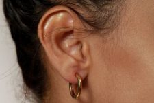 08 statement hoop earrings, better with a gold finish, are a timeless jewelry idea that will work for years and years