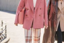 a cute girlish look with plaid trousers, a white t-shirt, a pink oversized corduroy blazer and a pink tote is amazing
