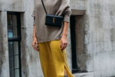 a stylish fall look with a mustard touch