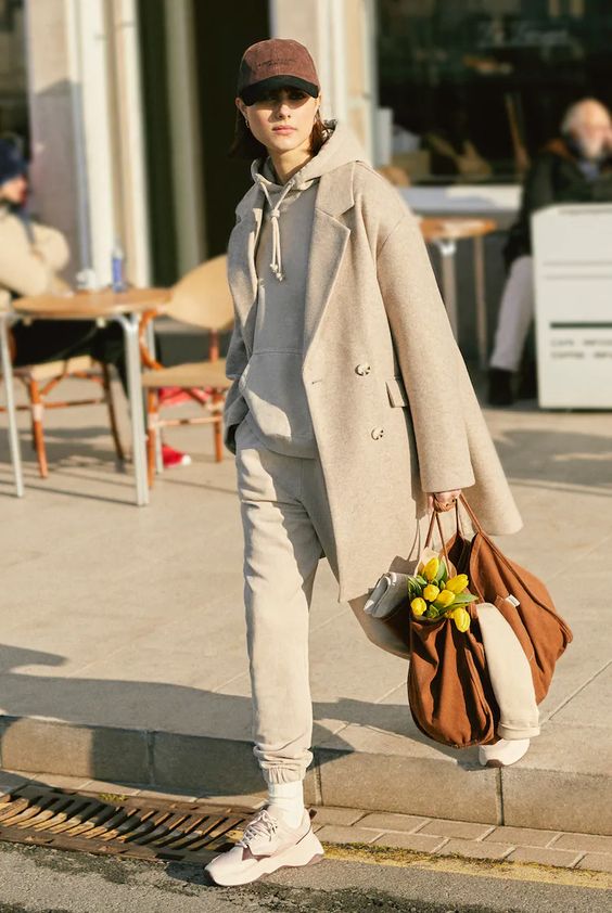 a cute all-neutral outfit for fall and winter