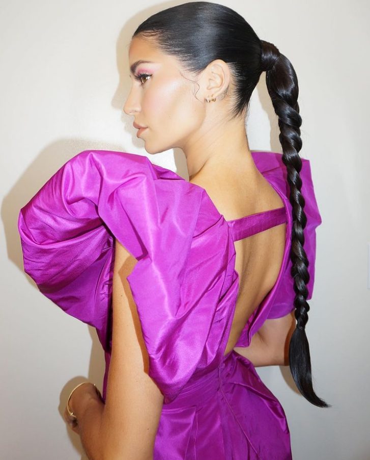 a long braided ponytail is classics for a modern and chic NYE look, it's easy to make and it always looks good