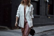 36 a refined summer work look with a pink slip midi dress, a white blazer, blush shoes and a black bag is wow