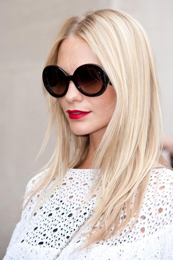 long creamy blonde hairlooks beautiful, delicate and shiny and bold at the same time making your look trendier