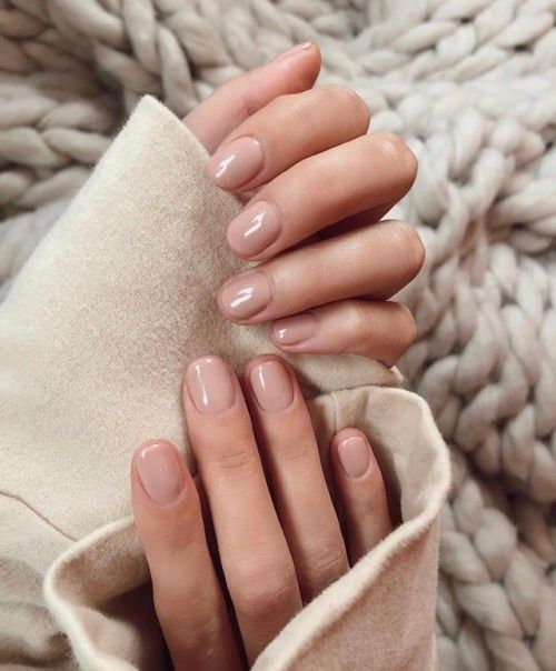 very delicate glossy nude nails are always perfection, this is an idea that always works