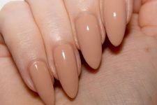 09 gorgeous nude nails with a reddish tone are a very chic and warm idea of nudes and neutrals to go for