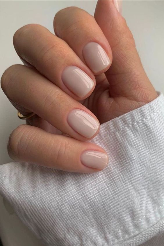 creamy nails are a fresh idea of nude nails, they look delicate and edgy and work with many basic outfits