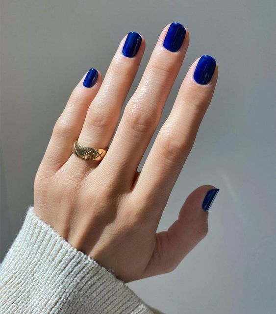 electric blue nails are expensive-looking, they will make a statement with their color