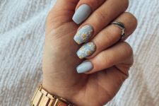 14 light blue nails with painted camomiles are a very delicate and lovely solution for spring