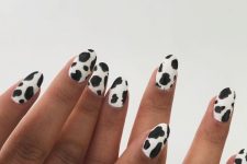 43 cow print manicure in black and white is a super fun and cheerful idea to try this year