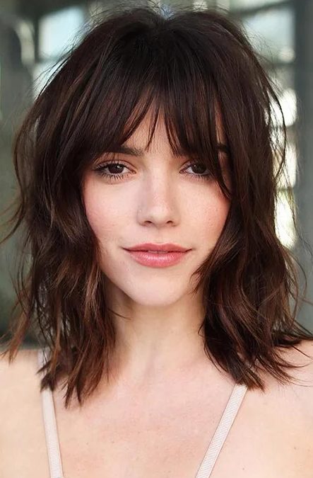 The modern shag haircut is a little more wearable than the classic ’70s version, it incorporates the shag’s signature choppy layers and fullness at the crown