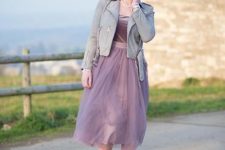With lilac midi dress and light gray pumps