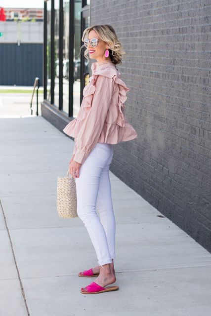With white cropped pants, beige tote bag, mirrored sunglasses and pink flat sandals