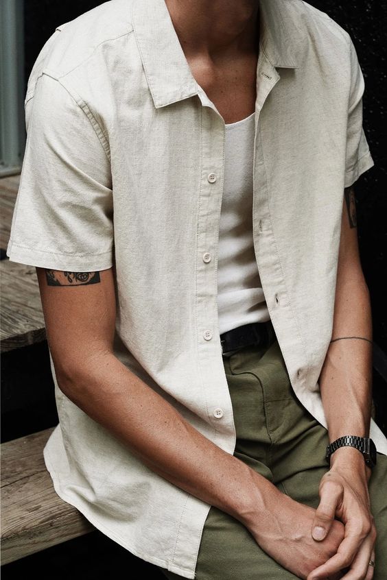 a comfortable summer look with a neutral top, a breathable tan linen shirt and green pants is a cool idea and it looks nice