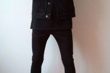 a total black look with a shirt, a denim jacket, skinny jeans, sneakers is a lovely idea for a rock lover