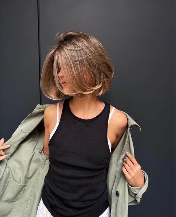 a gorgeous bronde liquid bob is a super chic and shiny solution for a modern look and a great tone for summer