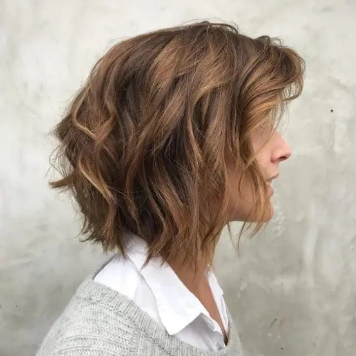 a layered bob with subtle short layers, waves and a bit of balayage has a lot of natural volume and wows