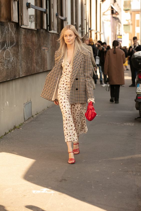 a beautiful floral midi dress, an oversized plaid blazer, red shoes and a small red bag for a romantic fall look