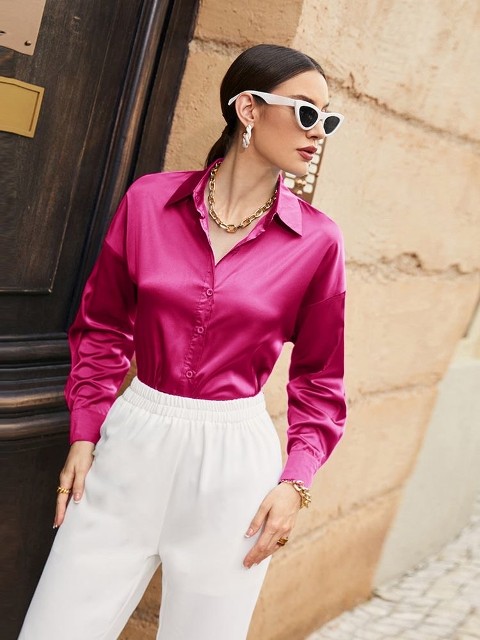With white framed sunglasses, earrings, golden necklace and white high-waisted jogger pants
