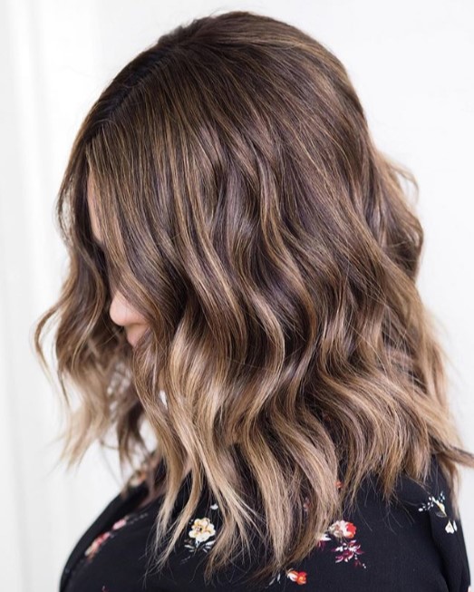 this beige blonde-brown mix is like a pumped-up version of classic mousy brown