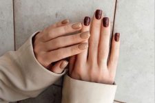 10 a pretty fall manicure with grey nails on the left hand and burgundy ones on the right hand is adorable and it looks edgy and fresh