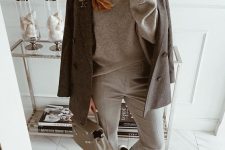 14 a simple and lovely fall work outfit with cropped pants, a jumper, an oversized blazer, white sneakers and a grey bag
