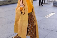 16 a yellow jumper, plaid cropped pants, a yellow suede trench and black loafers will be a nice fall work look