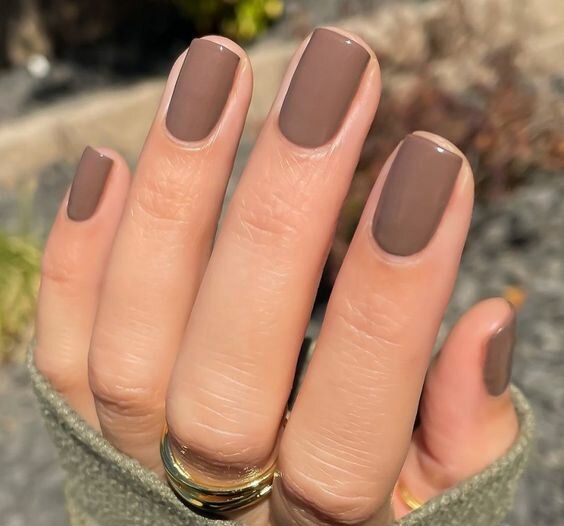 taupe nails are a fresh take on neutrals, and this elegant color is always a great idea, feel free to rocj them this fall