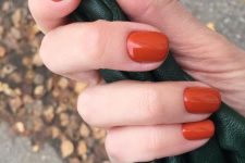 bold manicure for autumn