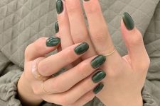 28 bold green nails are a gorgeous solution for the flal, such a bold and chic color is always a good idea