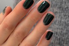 29 dark green nails with a glossy finish are a fantastic idea for the fall, it’s a truly fall color that inspires and looks amazing