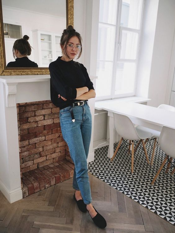 a black long sleeve top, blue mom jeans, black belt and black loafers are simple classics that always works