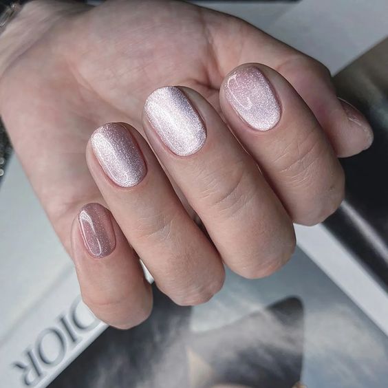 a chic blush and dusty pink velvet manicure is a lovely idea for a cozy look, beautiful for adding a cozy touch to the look