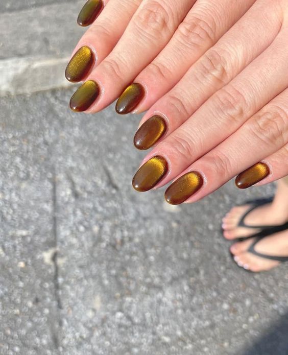 mustard velvet nails will be a gorgeous solution for the fall, this is a truly fall color with a cozy texture