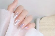 very light and neutral velvet nails are a beautiful solution if you wanna add a shiny touch to your look and keep your manicure delicate