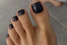 13 a midnight blue pedicure is a great idea for the fall or winter, this refined color is always to the point