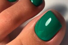 14 apple green toe nails are a great idea for the fall, you will add a bit of color to your look and embrace the season
