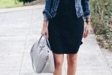 With light gray leather tote bag, gray suede heeled ankle boots and silver necklace