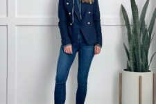 With navy blue skinny cropped jeans and printed lace up flat shoes