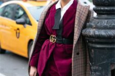 17 a refined work outfit with a magenta pantsuit, a white shirt and a belt, a plaid coat and a printed bag is a fantastic idea