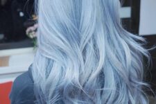 gorgeous long pastel blue hair with a bit of waves is a dreamy idea for anyone, it’s a chic and beautiful solution
