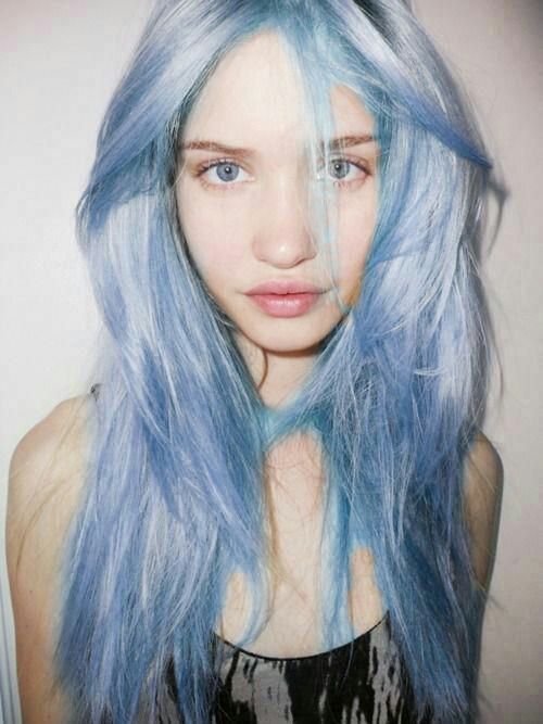pastel blue and silver long hair with a lot of volume is a beautiful idea if you love such tender colors