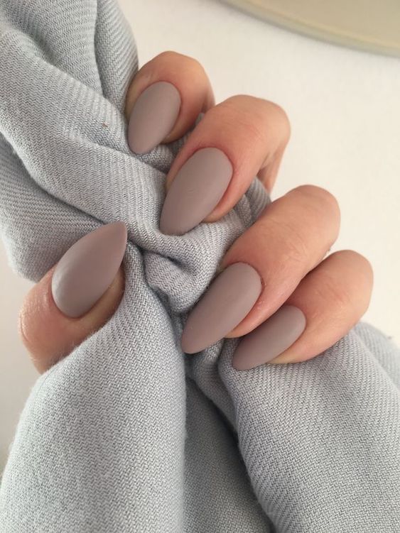 matte grey almond-shaped nails are timeless classics, they work with most of outfits and are always up-to-date