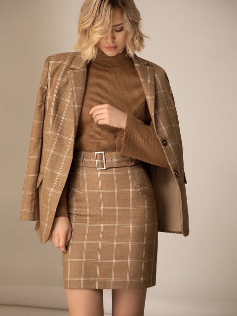 With brown and white checked loose blazer