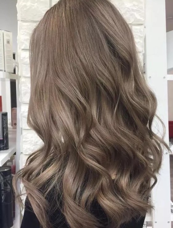 this perfectly blended earth shade captures the mushroom brown color with its fully cool-toned look