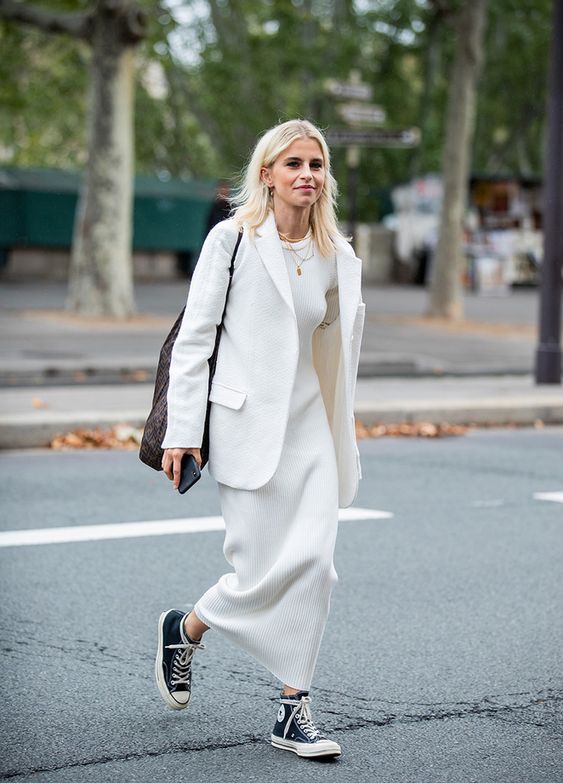 a creamy maxi dress, a matching oversized blazer, black high top sneakers and a large tote are a lovely look for spring