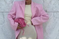 27 a neutral top and a matching skirt, a pink striped blazer, a hot pink woven bag are a great spring idea