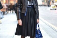 With checked shirt, gray scarf, blue leather belt, blue leather bag and black patent leather ankle boots