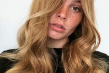 amazing honey blonde long locks with central part and waves – who needs more for a gorgeous look